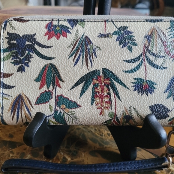 Tory Burch Multicolor Floral Clutch - Picture 2 of 6